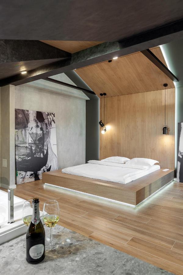 Royal Vip Jacuzzi Apart إلفيف المظهر الخارجي الصورة