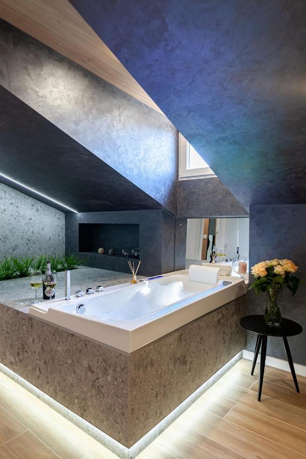 Royal Vip Jacuzzi Apart إلفيف المظهر الخارجي الصورة