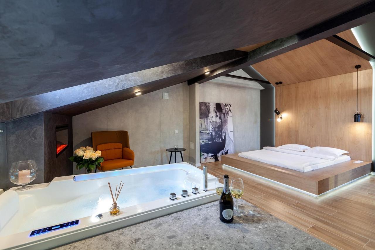 Royal Vip Jacuzzi Apart إلفيف المظهر الخارجي الصورة