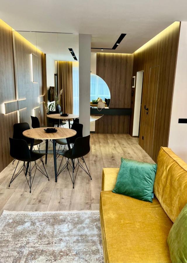 Royal Vip Jacuzzi Apart إلفيف المظهر الخارجي الصورة