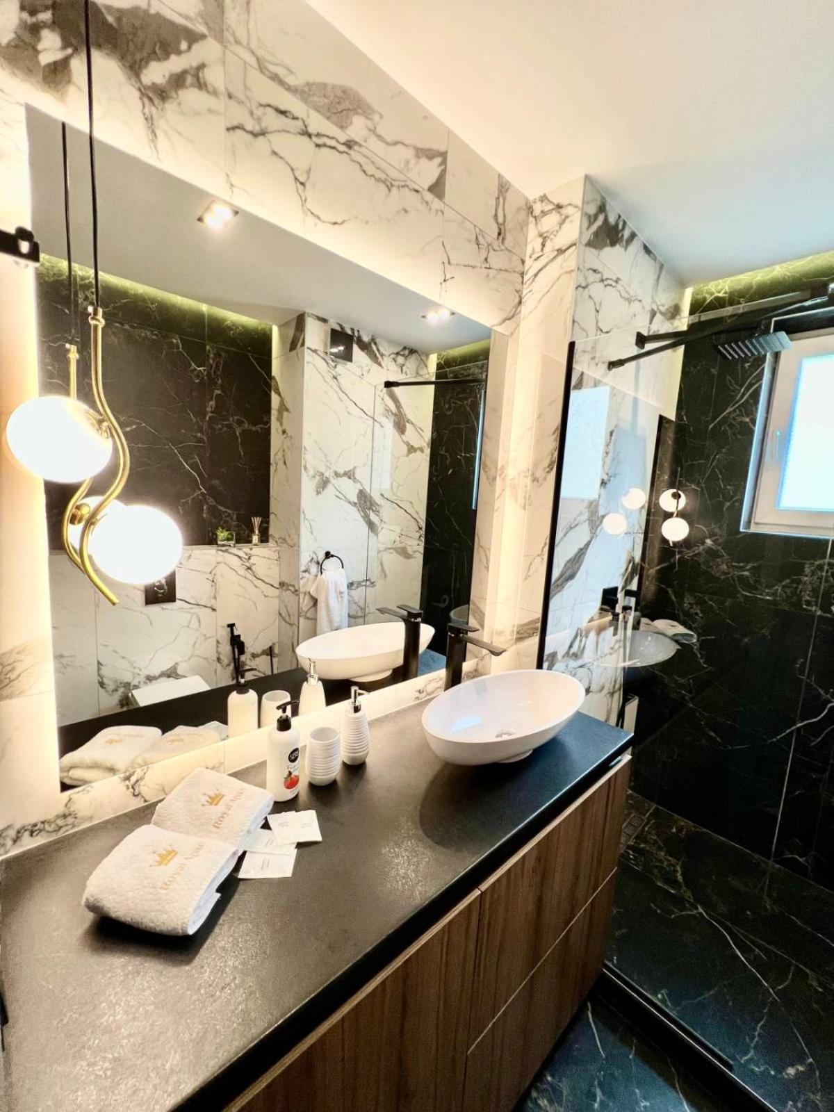 Royal Vip Jacuzzi Apart إلفيف المظهر الخارجي الصورة