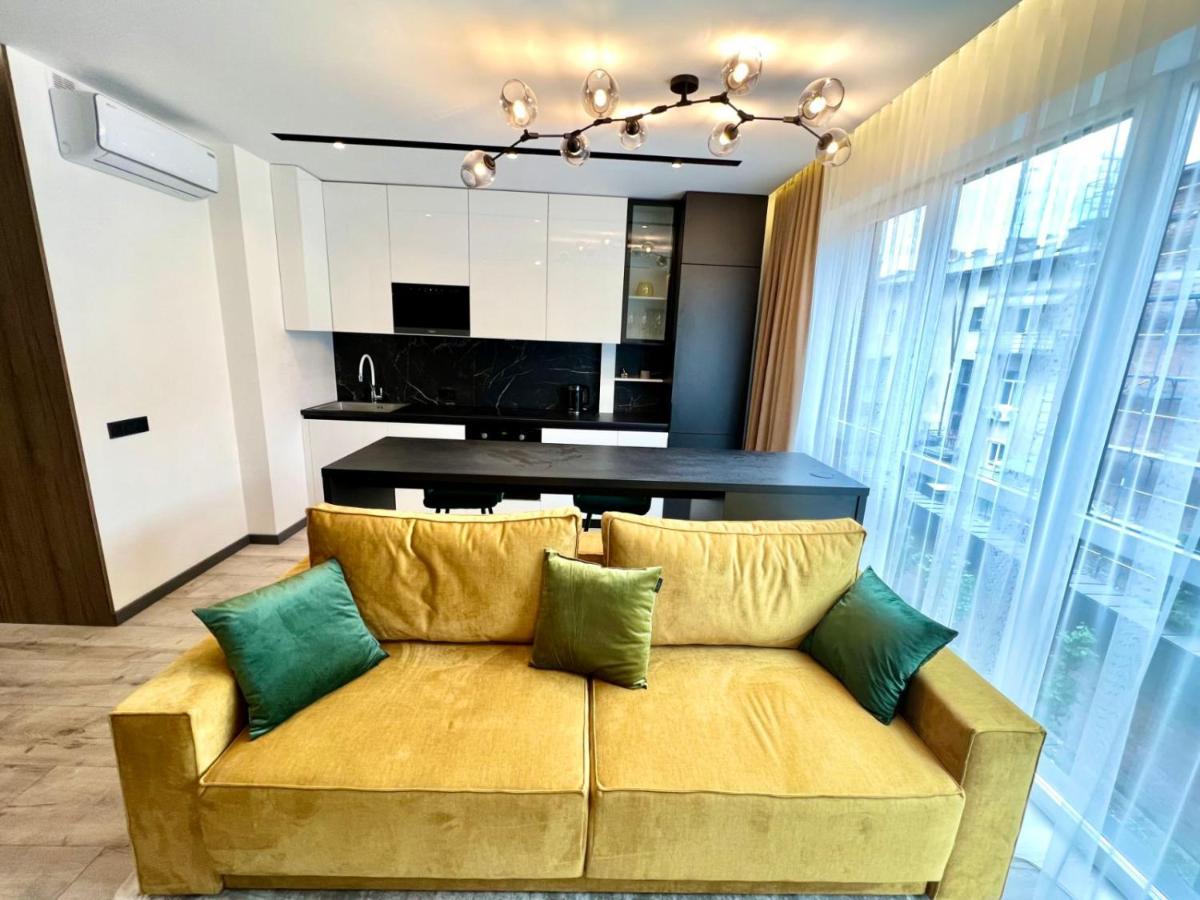 Royal Vip Jacuzzi Apart إلفيف المظهر الخارجي الصورة