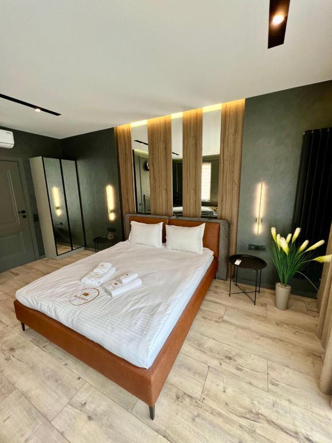 Royal Vip Jacuzzi Apart إلفيف المظهر الخارجي الصورة