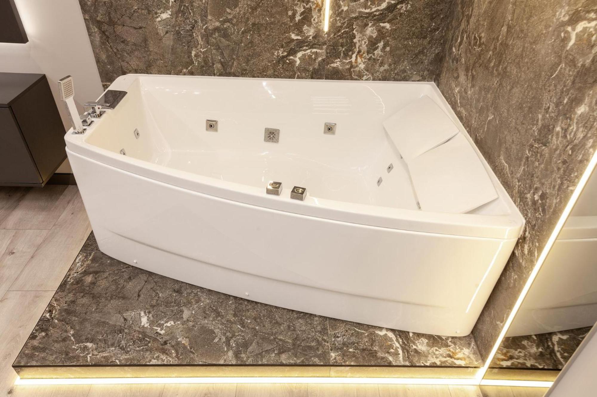 Royal Vip Jacuzzi Apart إلفيف المظهر الخارجي الصورة
