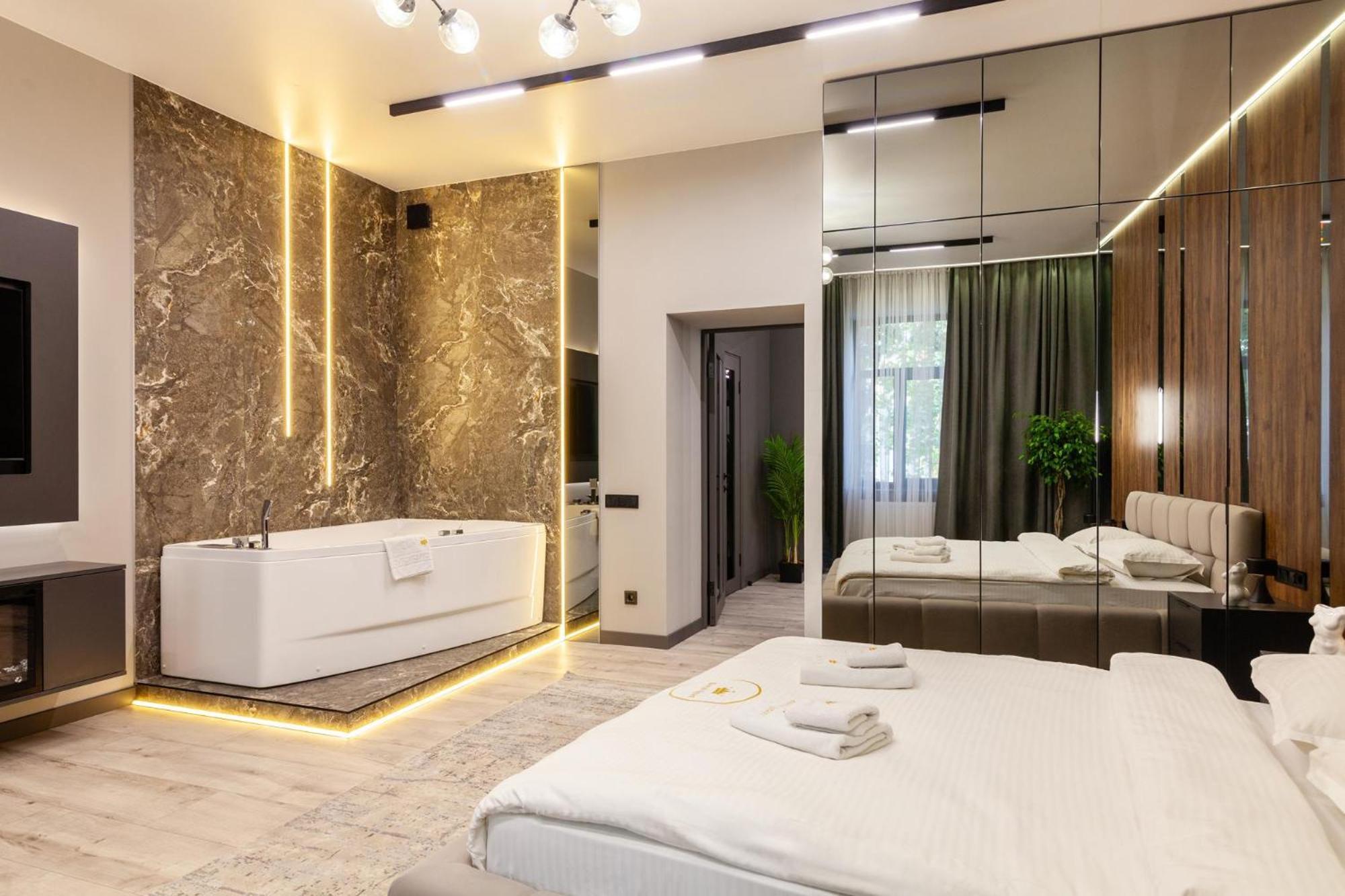Royal Vip Jacuzzi Apart إلفيف المظهر الخارجي الصورة