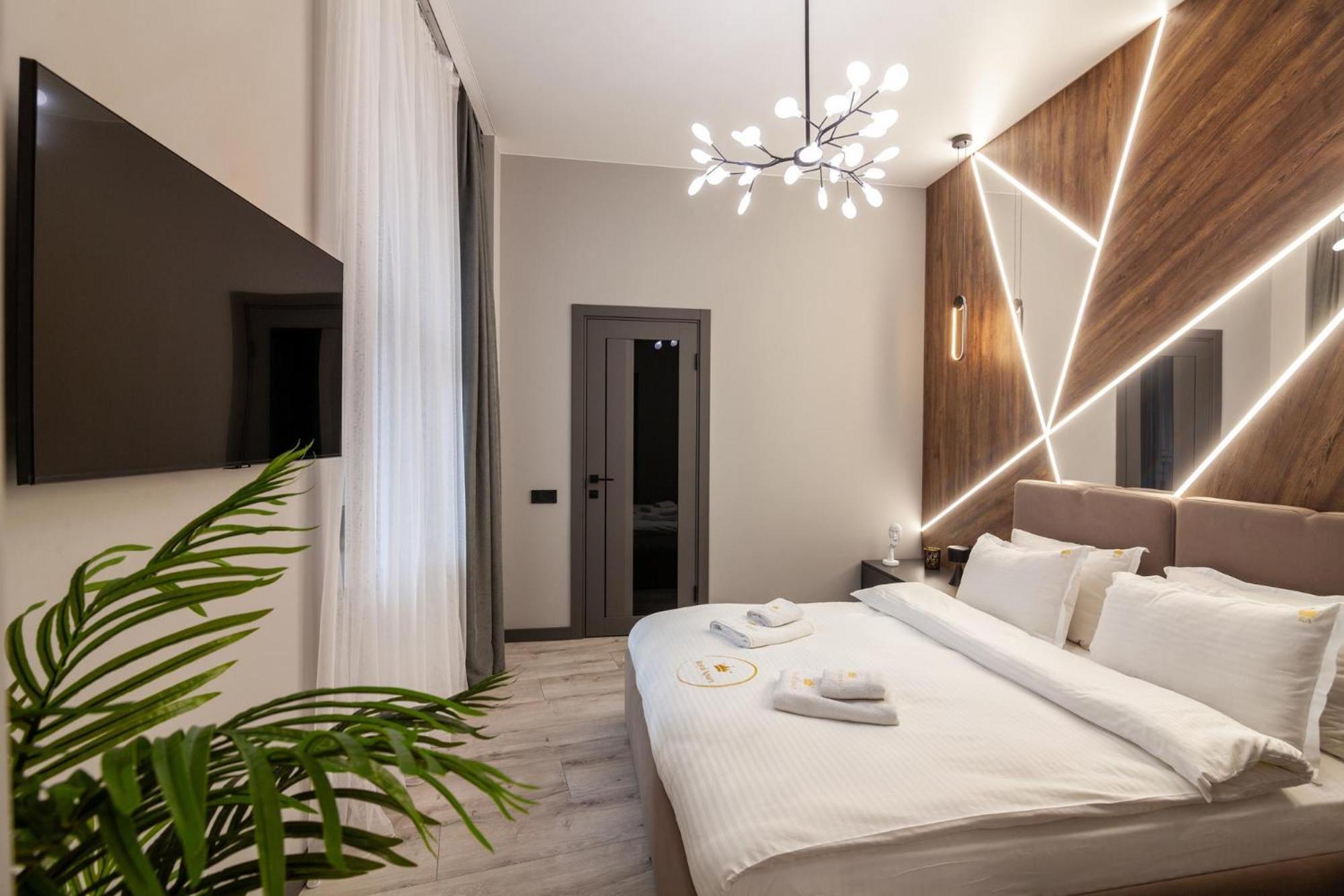 Royal Vip Jacuzzi Apart إلفيف المظهر الخارجي الصورة