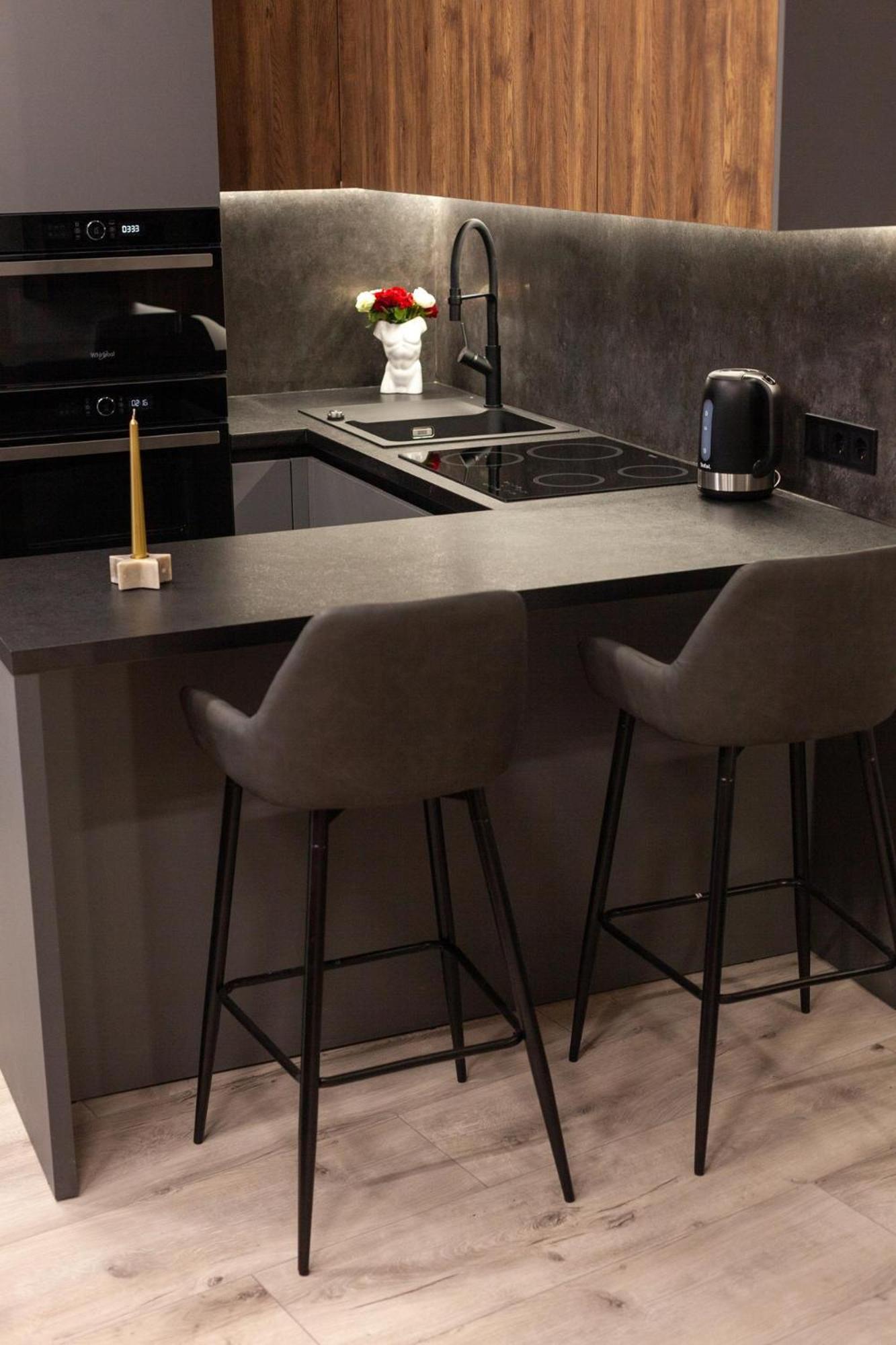 Royal Vip Jacuzzi Apart إلفيف المظهر الخارجي الصورة